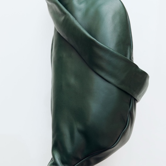 St Agni Soft Leather Crossbody Crescent - Green - Picture 11 of 11